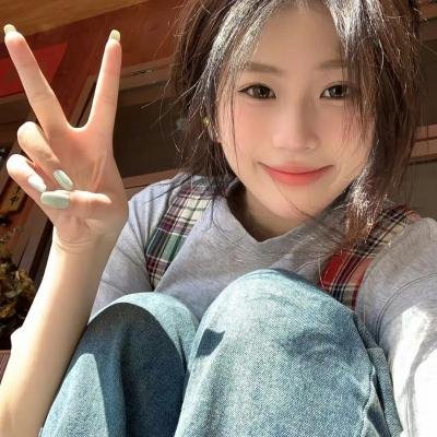 俏皮女学生